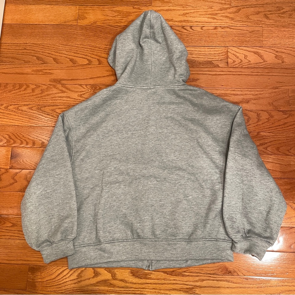 Grey zip-up - Picture 4 of 6